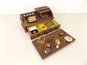 lot 174 image: Lot of Mens Cufflinks, Jewelry, Jewelry Box, etc.