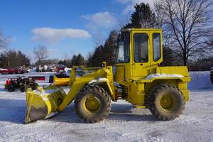 lot 1 image: 1993 John Deere 244E Wheel Loader
