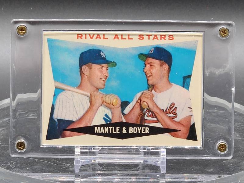 Lot of (2) 1961 Topps Baseball Cards with Luis Aparicio #440 & Nellie Fox  #30