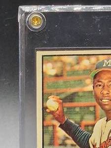 lot 62 image: 1961 Topps Hank Aaron Baseball Card #415