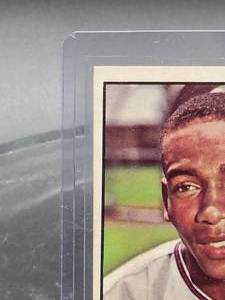lot 63 image: 1961 Topps Ernie Banks Baseball Card #350