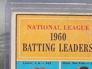 lot 25 image: 1961 Topps Roberto Clemente  Willie Mays Baseball Card #41