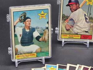 lot 88 image: 40 Assorted 1961 Topps Baseball Cards in (4) ten Card Count Plastic Holders