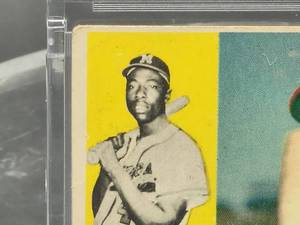 lot 8 image: 1960 Topps Hank Aaron Baseball Card #300
