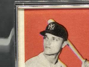 lot 1 image: 1960 Topps Roger Maris Baseball Card #377