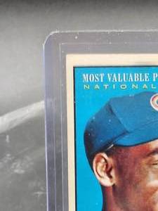 lot 110 image: 1961 Topps Ernie Banks Baseball Card #485
