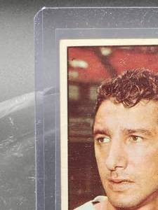 lot 141 image: 1961 Topps Billi Martin Baseball Card #89