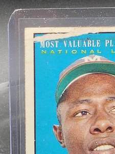 lot 10 image: 1961 Topps Hank Aaron Baseball Card #484