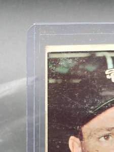 lot 92 image: 1961 Topps Nellie Fox Baseball Card #30