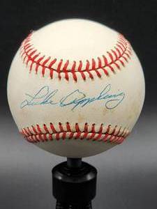 lot 82 image: Chicago White Sox Hall of Famer Luke Appling Autographed Baseball No COA