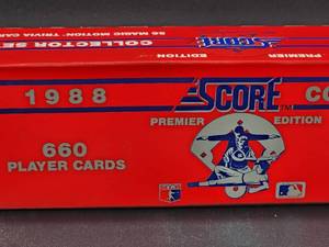 lot 148 image: 1988 Score Baseball 660 Card Set Open Item