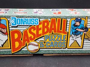 lot 230 image: Factory Sealed 1990 Donruss Baseball 716 Card Set