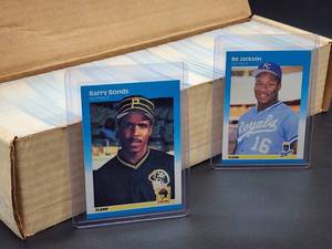 lot 152 image: 1987 Fleer Baseball 672 Card Set Open Item