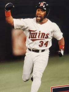 lot 162 image: Framed Picture of Minnesota Twins Hall of Famer Great Kirby Puckett