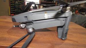 lot 4 image: Mavic Pro Drone With Case