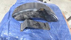 lot 6 image: Small Trailer Fenders
