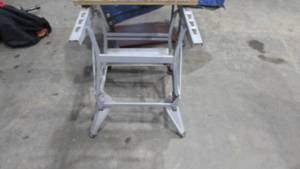 lot 16 image: Saw Stand