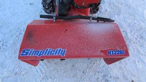 lot 27 image: Simplicity 1226 Snow Blower