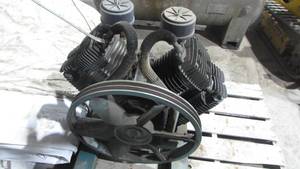 lot 49 image: Large Air Compressor Head