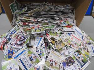 lot 7 image: FOOTBALL CARDS