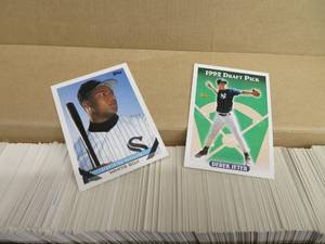 lot 22 image: 1993 TOPPS 2ND BOX OF BASEBALL CARDS