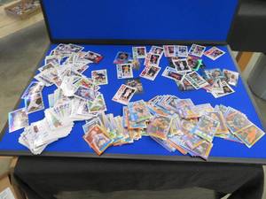 lot 26 image: SPORTS CARDS