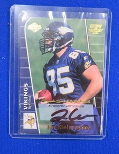 lot 47 image: AUTOGRAPHED (SIGNED) MINNESOTA VIKINGS CARD