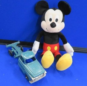 lot 53 image: VINTAGE TOYS