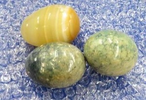 lot 59 image: POLISHED AGATES