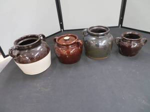 lot 66 image: VINTAGE POTTERY