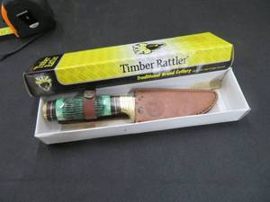 lot 75 image: KNIFE