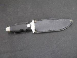 lot 76 image: KNIFE