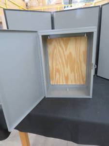 lot 85 image: ELECTRICAL BOX