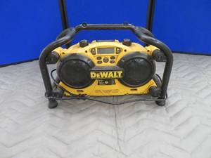 lot 94 image: DEWALT SPEAKER