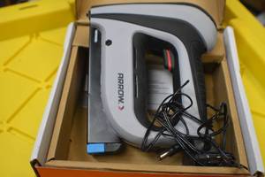 Arrow staple gun