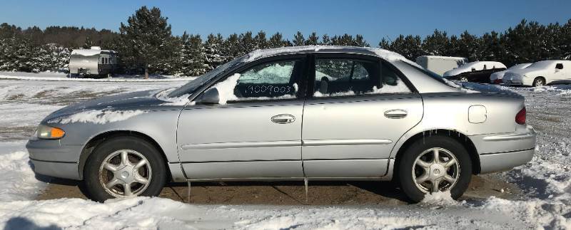 lot 4 image: 2004 Buick Regal LS