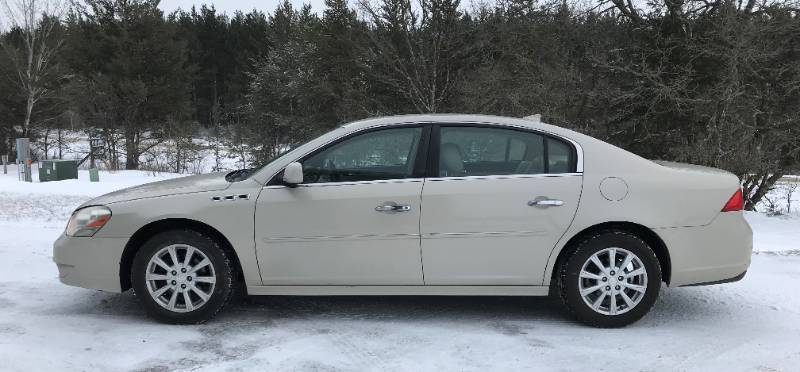 lot 1 image: 2011 Buick Lucerne CXL