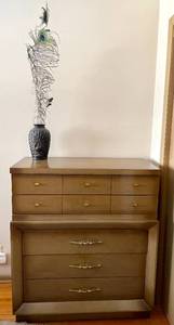 Mid Century Full Sized Bedroom Set w Simmons Beautyrest Mattress