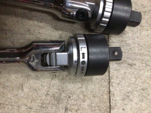 lot 4 image: Husky 12 in. Drive 24 in. Ratcheting Breaker Bar