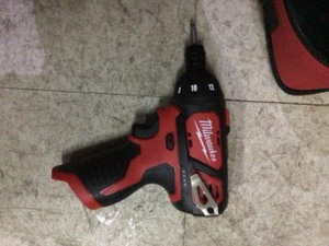 lot 50 image: Milwaukee M12 12-Volt Lithium-Ion Cordless 14 in. Hex Screwdriver Kit with Two 1.5Ah Batteries, Charger and Tool Bag