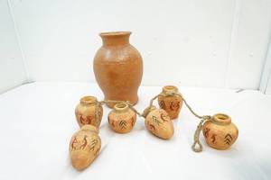 lot 6 image: clay pots