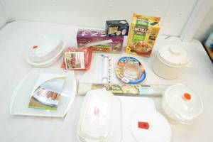 lot 8 image: kitchen gadgets