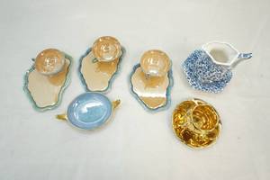 lot 16 image: tea cups