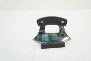 lot 17 image: ulu knife
