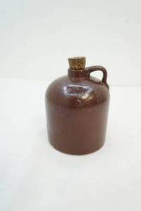 lot 19 image: moonshine jug