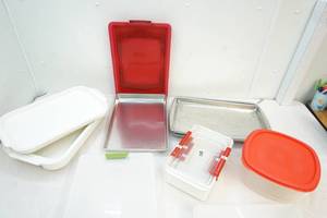 lot 23 image: bakeware