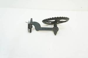 lot 26 image: cast iron lamp holder