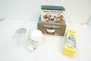 lot 28 image: kitchen items