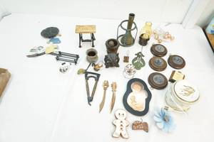 lot 53 image: home decor