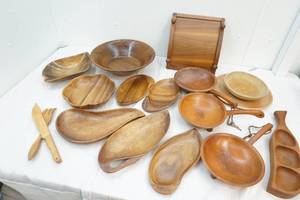 lot 56 image: wooden serving trays